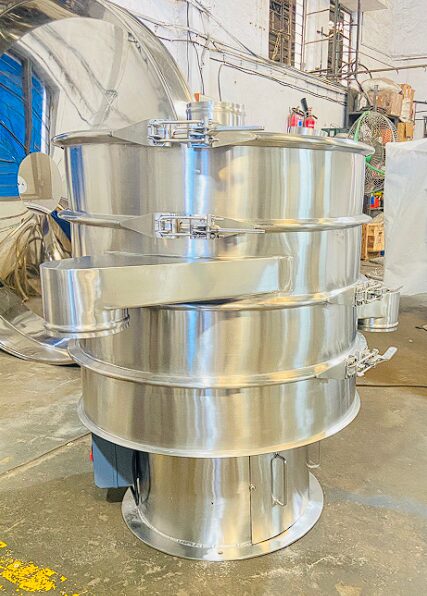 Rotary vibrating sieve separator for bulk powder